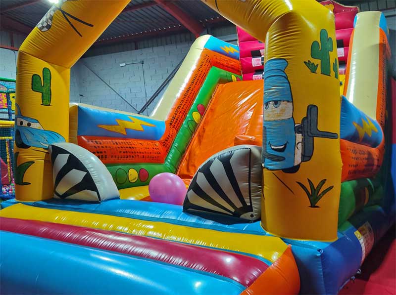 Castillo hinchable de alquiler para niños pequeños en Ourense